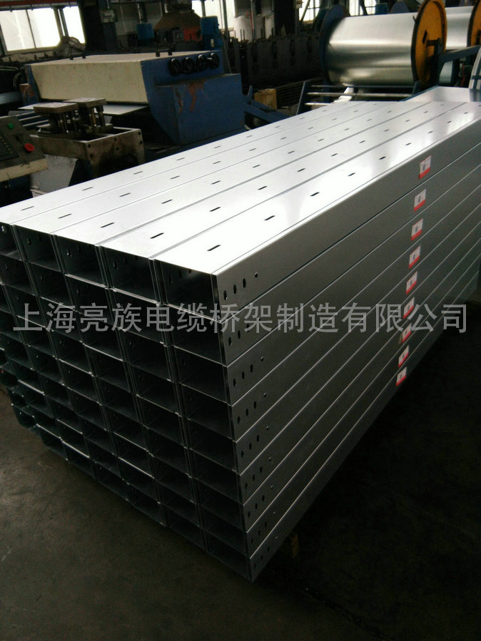 輕型高強度橋架撐起一片藍(lán)天