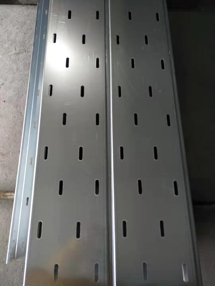 直通托盤(pán)式橋架在安裝上為何能夠省心？